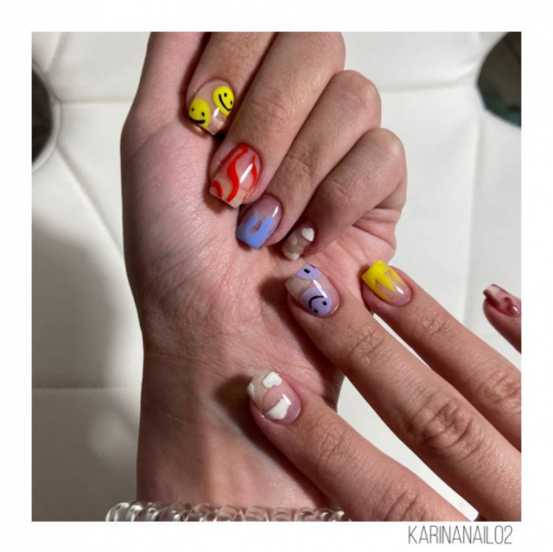 Colorful smiley face with design, photo - Manicurist Barb Manicure