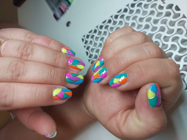 Colorful rainbow summer manicure, photo - Manicurist Barb Manicure