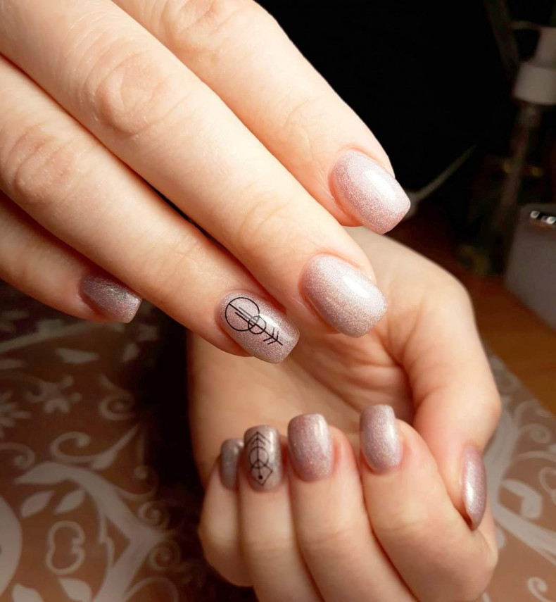 Geometric coffee brown, photo - Manicurist Barb Manicure