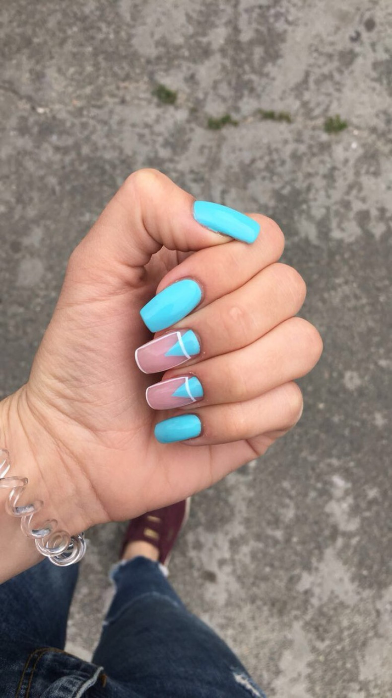 Geometric turquoise, photo - Manicurist Barb Manicure