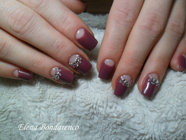 Rhinestone half moon diamond, photo - Manicurist Barb Manicure