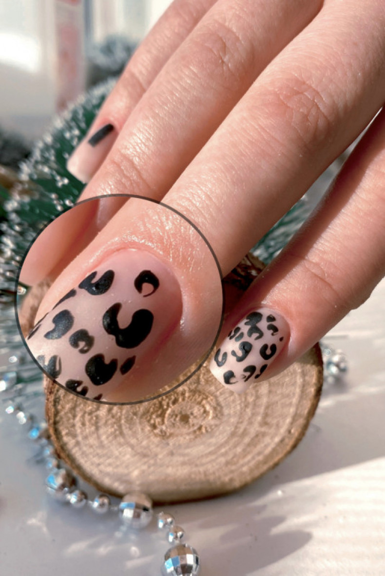 Clear leopard animal print, photo - Manicurist Barb Manicure