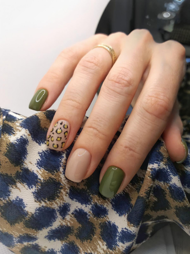 Leopard khaki animal print, photo - Manicurist Barb Manicure