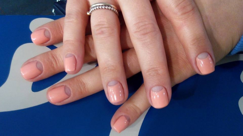 Half moon peach, photo - Manicurist Barb Manicure