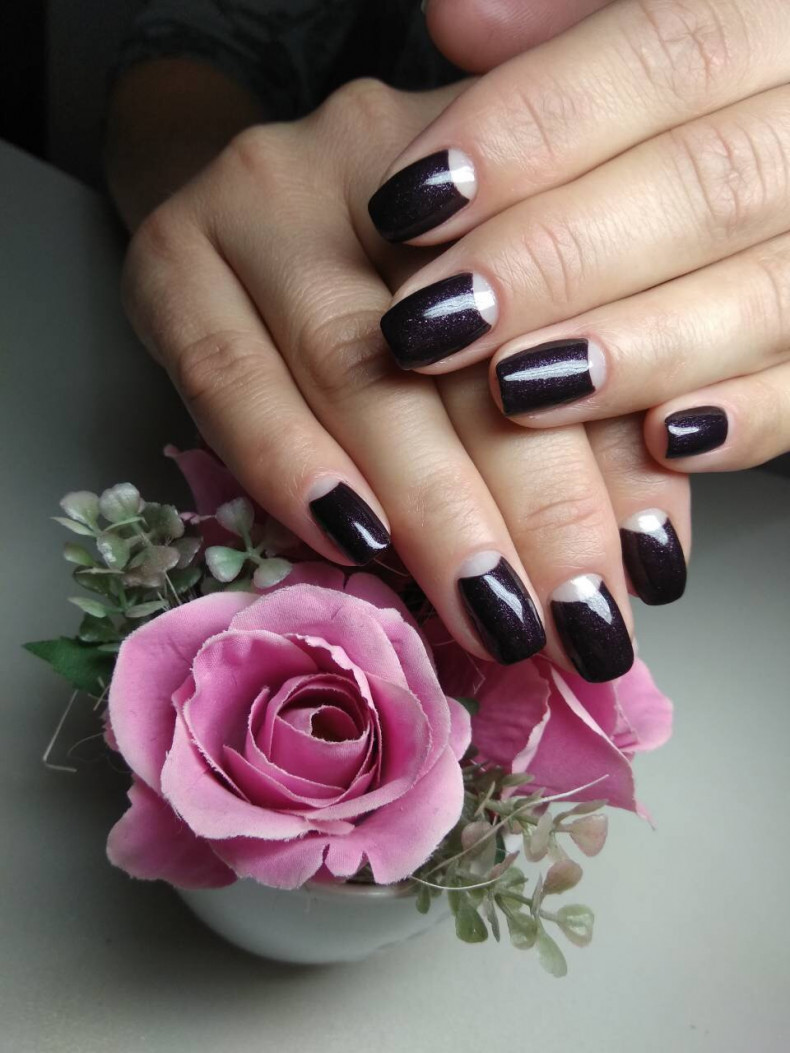 Half moon dark, photo - Manicurist Barb Manicure