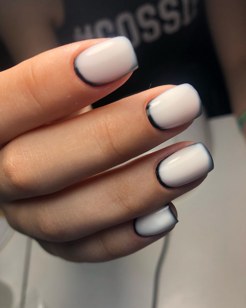 Half moon black and white, photo - Manicurist Barb Manicure