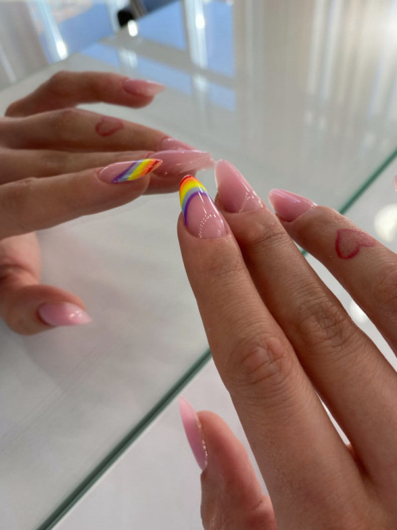 Colored extraordinary rainbow, photo - Manicurist Barb Manicure