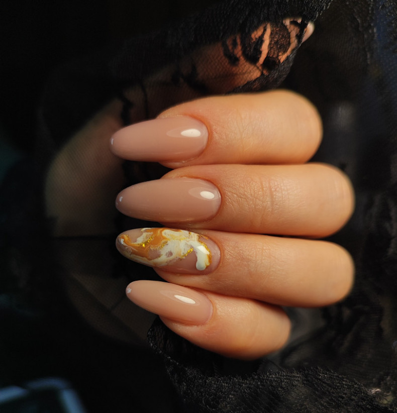 Brown accent latte, photo - Manicurist Barb Manicure