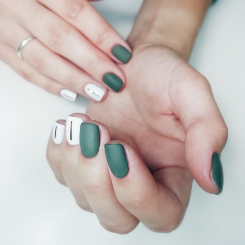 Striped khaki, photo - Manicurist Barb Manicure