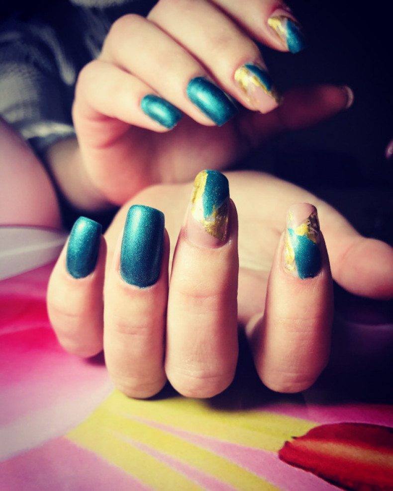 Gold emerald, photo - Manicurist Barb Manicure