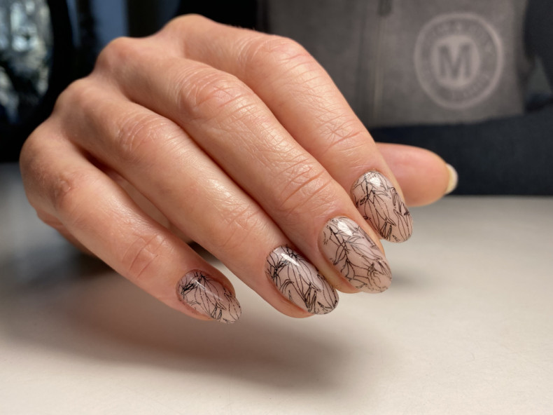 Pattern stamping nude manicure, photo - Manicurist Barb Manicure