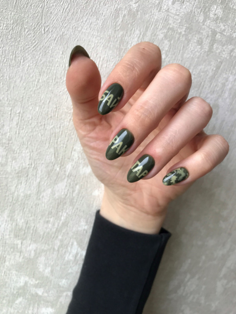 With letters khaki, photo - Manicurist Barb Manicure