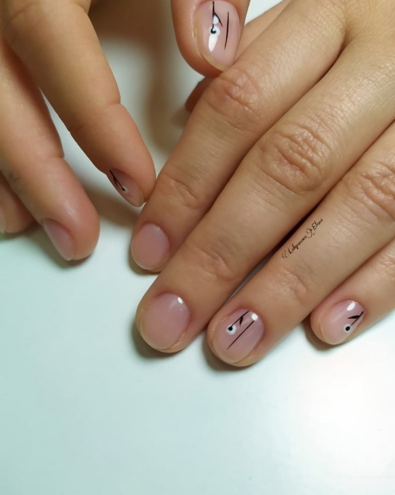 Minimalist, photo - Manicurist Barb Manicure