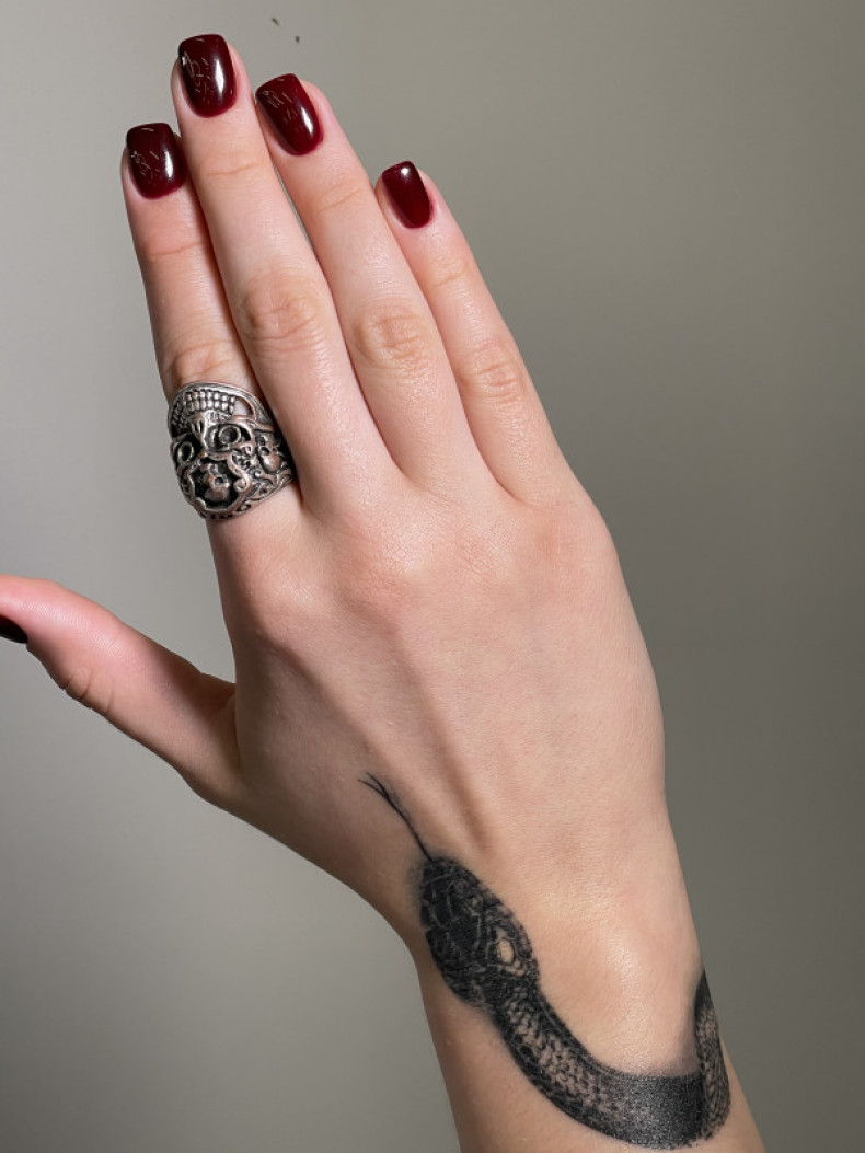 Wine, photo - Manicurist Barb Manicure