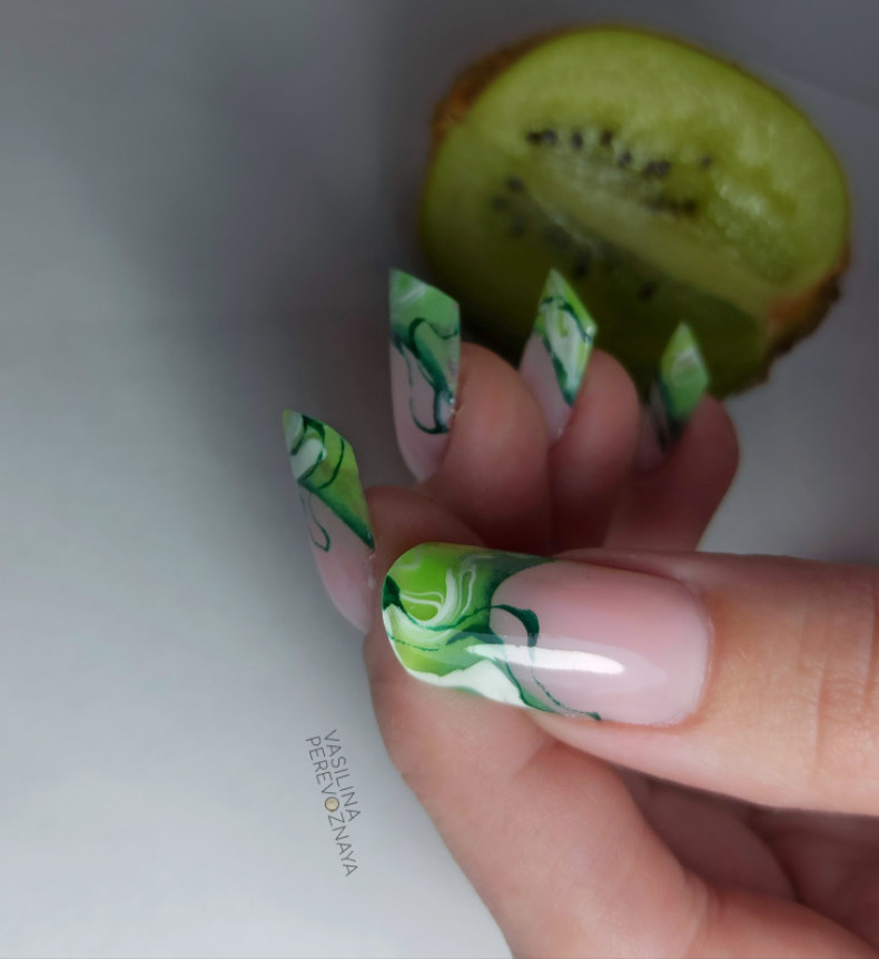 Korekta sztuki francuskiej, photo - Manicurzysta Barb Manicure