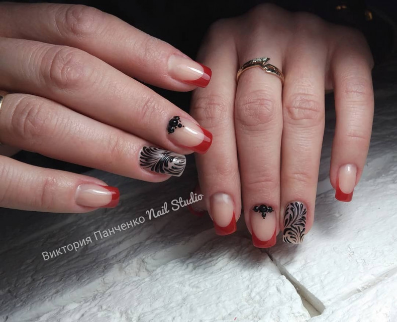 Kolorowy francuski + malowanie, photo - Manicurzysta Barb Manicure