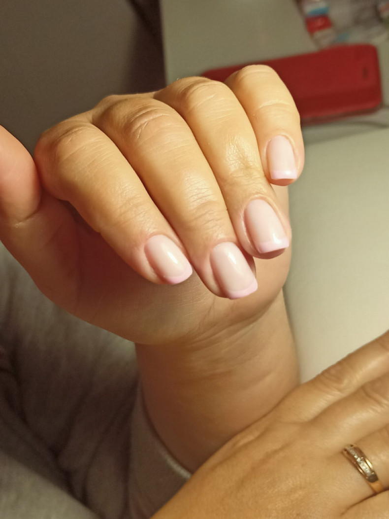 French manicure with strengthening, working time 2 hours 10 minutes, photo - Manicurist Barb Manicure