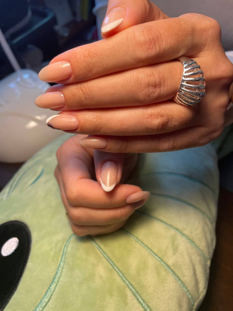 French, photo - Manicurist Barb Manicure