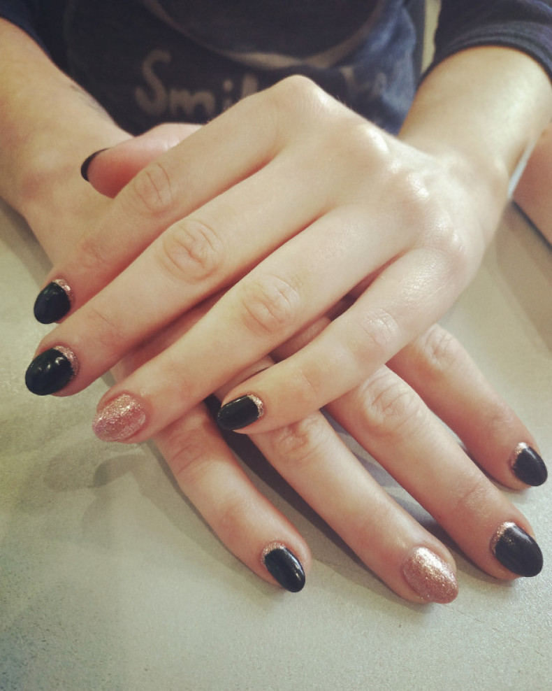 Odwrócony „księżyc” po francusku, photo - Manicurzysta Barb Manicure