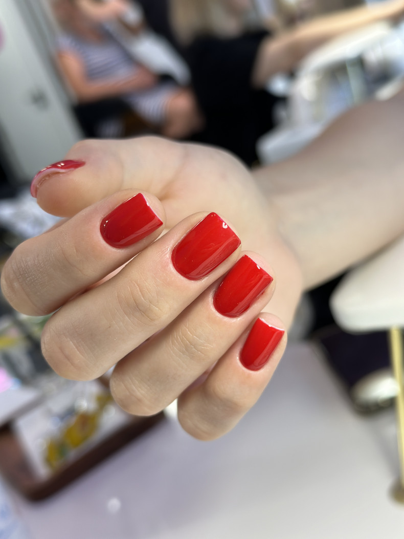 Red, photo - Manicurist Violetta Odintsova