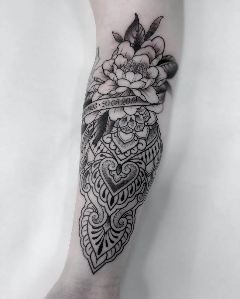 Frauen Arm Unterarm, photo - Tattoo-Studio The Black Rooster