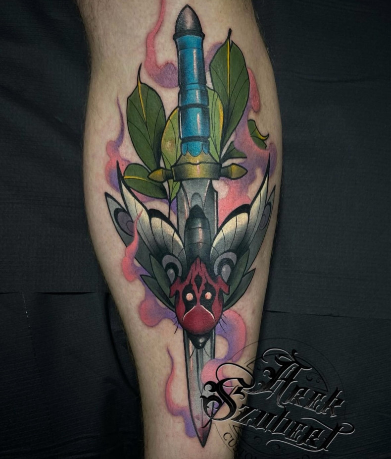 Dolch Bein bunt, photo - Tattoo-Meister Horst Bartosiewicz