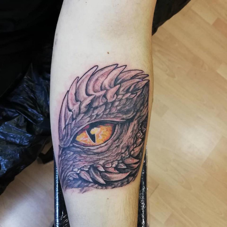 Auge Arm, photo - Tattoo-Studio Serious Tattoo