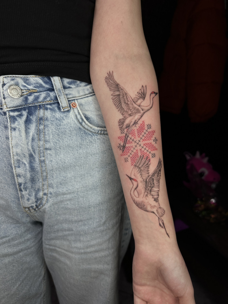 Women crane forearm, photo - Tattoo Studio TATTOO TEA STUDIO