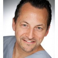 Implantologist Robert Bochum,Maximilian-Kolbe-Straße, 42