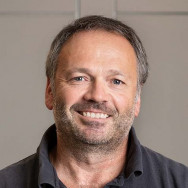 Implantolog Roland Bochum,Farnstraße, 34