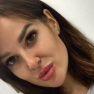Cosmetologist Ann Szczecin,5 Lipca, 36A