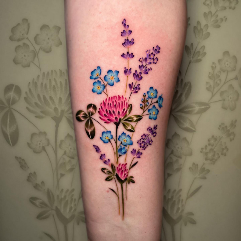 Frauen kleeblatt Lavendel, photo - Tattoo-Studio Dirty Tattoo