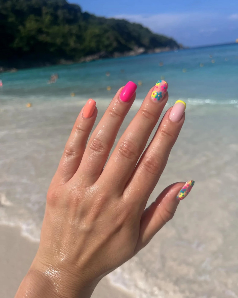 Summer pink flower, photo - Manicurist Aneta Szulc