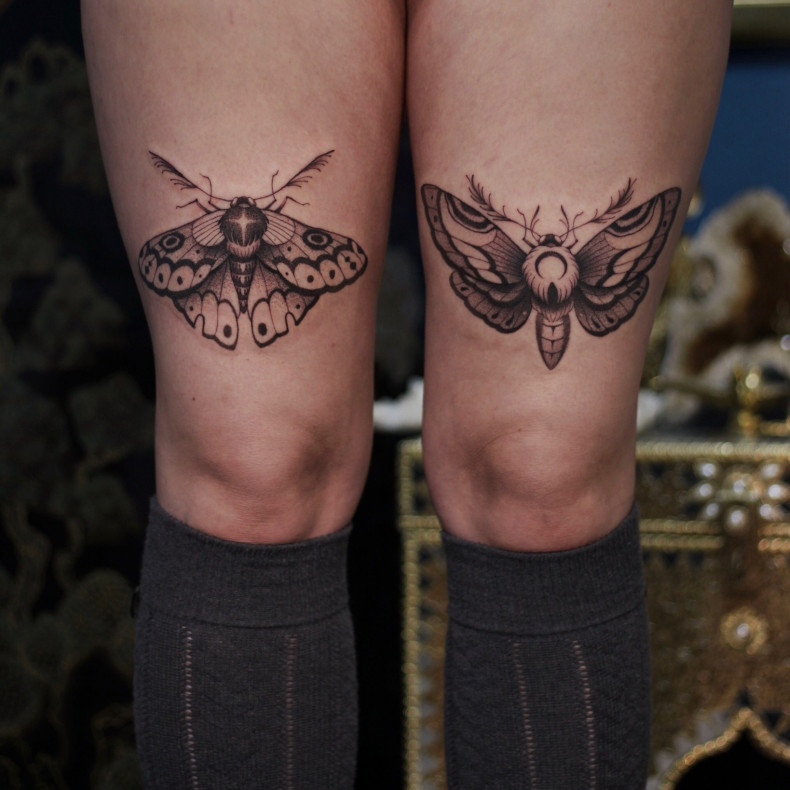 Women moth leg, photo - Tattoo Studio Zmierzloki