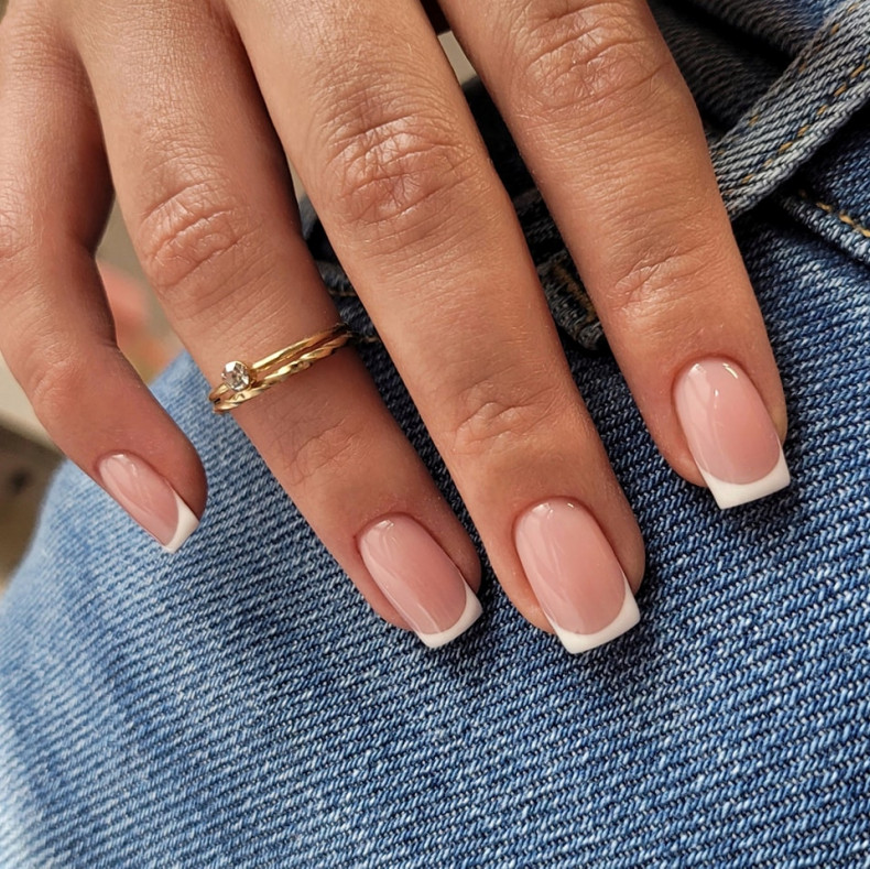 French manicure, photo - Manicurist Paula Horoszko