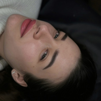 Makijaż permanentny brwi
                    Specjalista od tatuażu Alina Barankova Szczecin