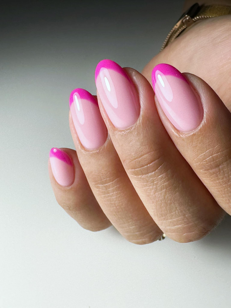 Różowe letnie french francuski manicure, photo - Specjalista od tatuażu Olga Makarchik