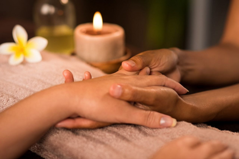 Masaż dłoni
                    Massagesalon Levita Spa Massage Studio Katowice