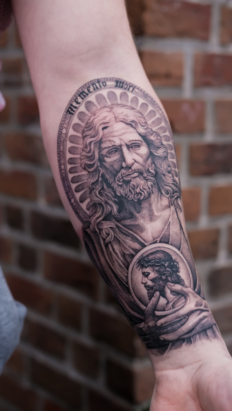 Jezus przedramię, photo - Tatuażysta Dariia Kot