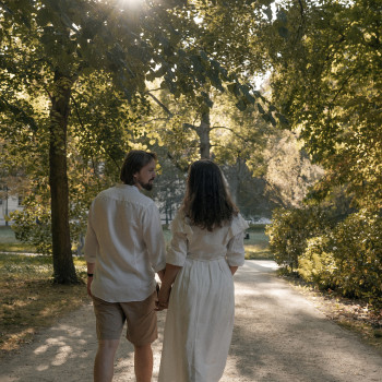 Парная фотосессия в ожидании в парке, Варшава