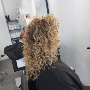 Salon Fryzjerski Istellita, Гдыня Фото - 12