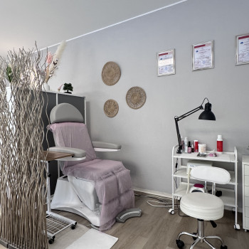 ©️Ponomareva Nails & School