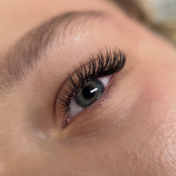 Przedłużanie rzęs Efekt „Mokre Rzęsy” Ansty Lashes & Beauty Bar