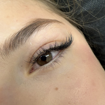 Przedłużanie rzęs Efekt „Mokre Rzęsy” Ansty Lashes & Beauty Bar