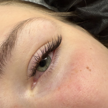 Przedłużanie rzęs Efekt „Mokre Rzęsy” Ansty Lashes & Beauty Bar