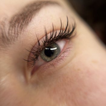 Przedłużanie rzęs Efekt Mokre Rzęsy + Kim Ansty Lashes & Beauty Bar