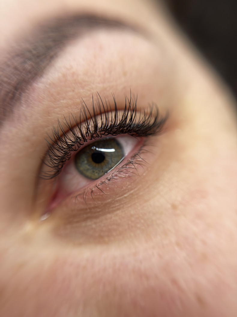 Przedłużanie rzęs z efektem Lifting Ansty Lashes & Beauty Bar