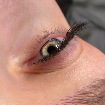 Наращивание ресниц 2D
                    Salon piękności Olevi studio Warszawa