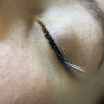 Авторские техники наращивания ресниц
                    Салон красоты Olevi studio Варшава