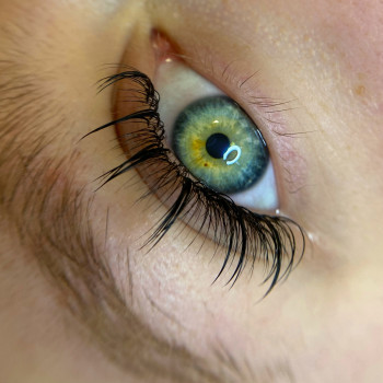 Авторские техники наращивания ресниц
                    Салон красоты Olevi studio Варшава